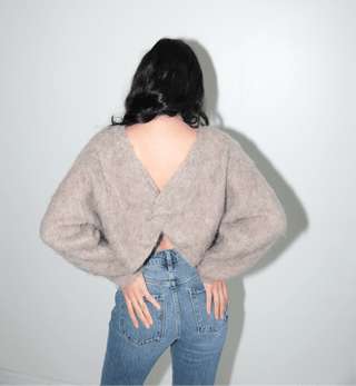 Cozy Twist - Back Sweater - Final Sale - Ardire Collection
