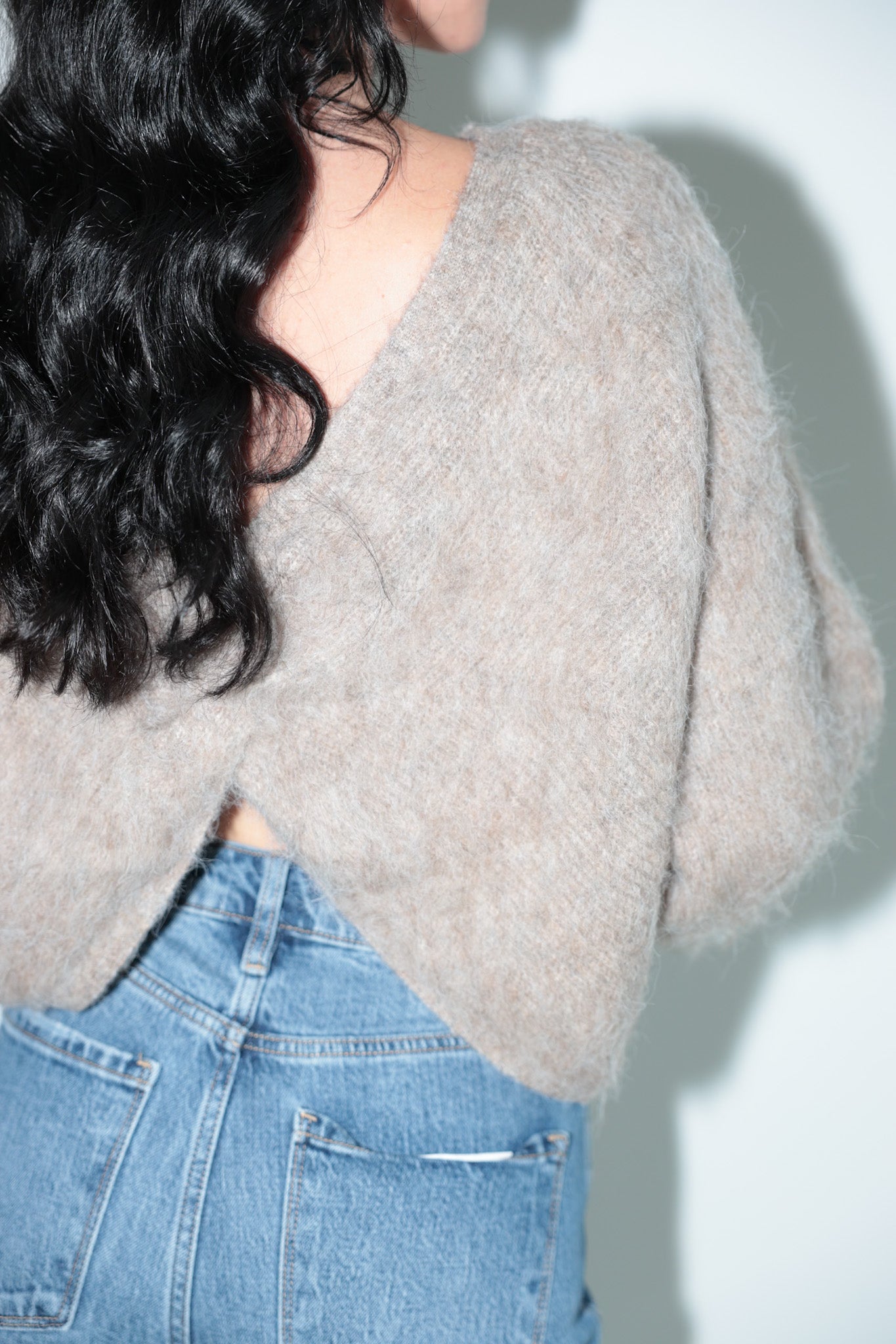 Cozy Twist - Back Sweater - Final Sale - Ardire Collection