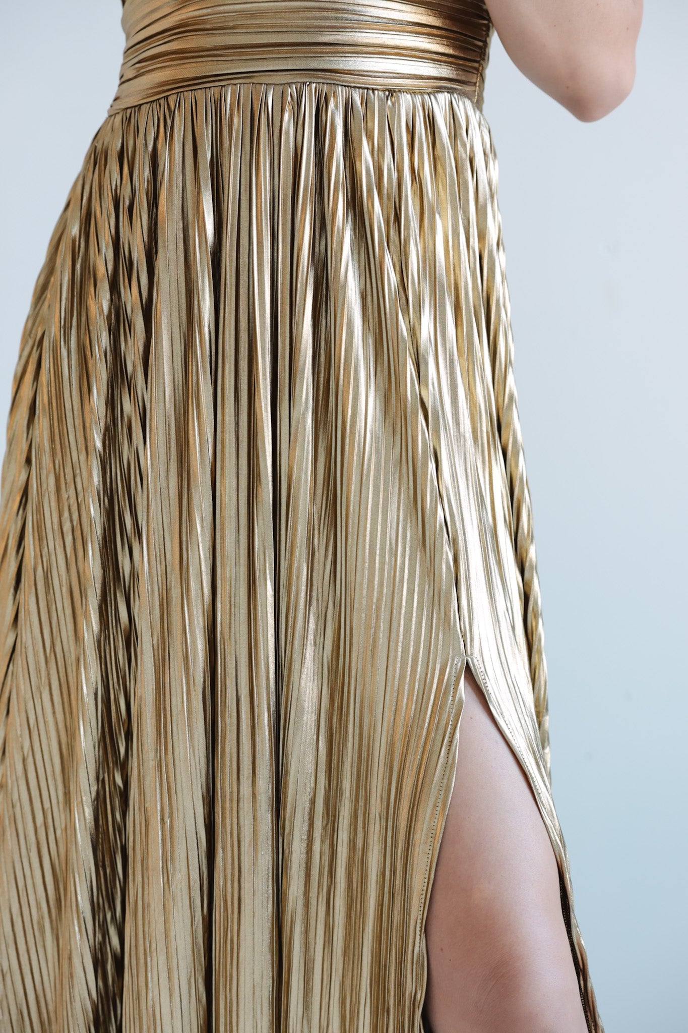 Metallic Gold Pleated Maxi Dress L Metallic Gold Pleated Maxi Dress L