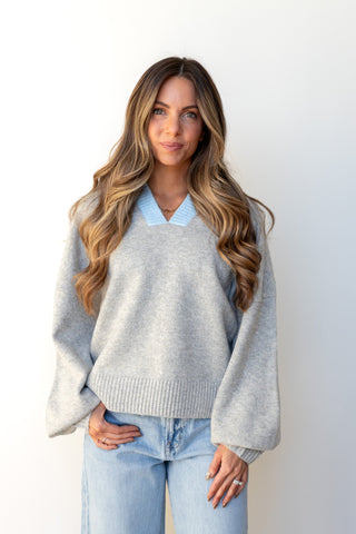 The Meredith Contrast Neck Sweater - Ardire Collection